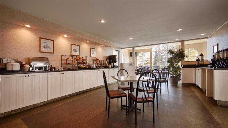 Best Western Harbour Pointe Lakefront