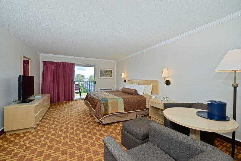 Best Western Harbour Pointe Lakefront