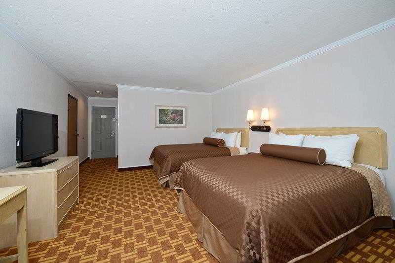 Best Western Harbour Pointe Lakefront