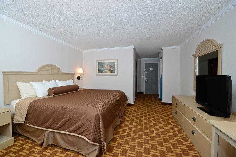 Best Western Harbour Pointe Lakefront