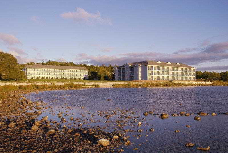 Best Western Harbour Pointe Lakefront