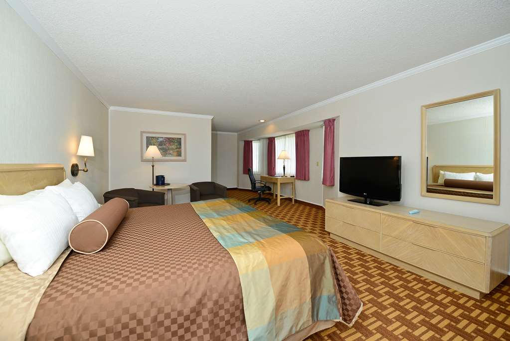 Best Western Harbour Pointe Lakefront