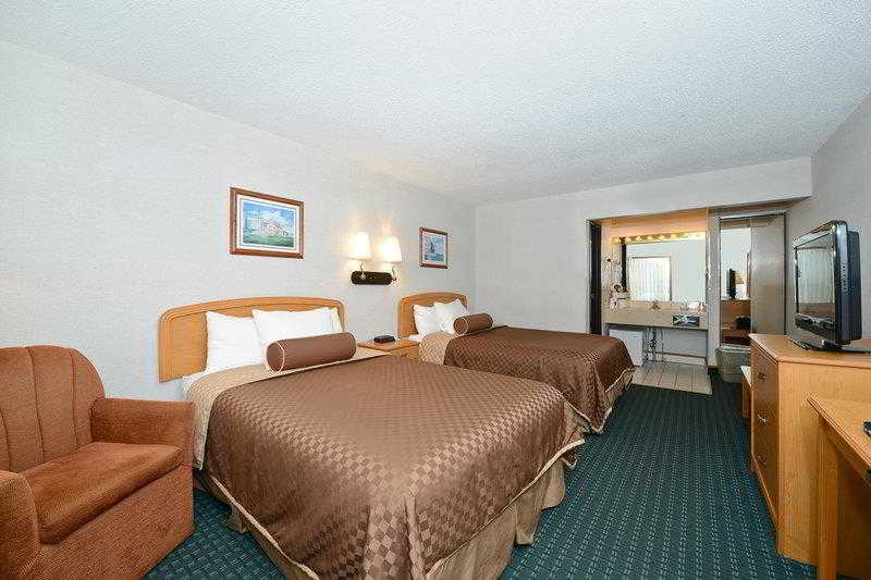 Best Western Harbour Pointe Lakefront