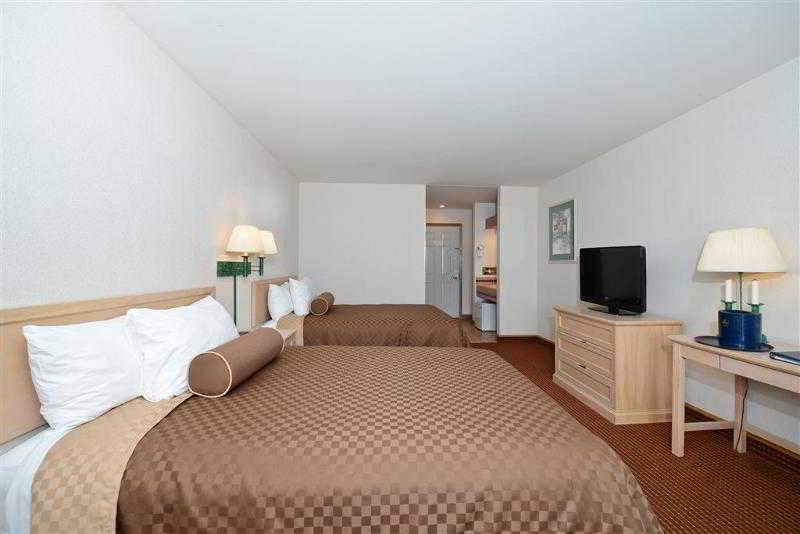 Best Western Harbour Pointe Lakefront