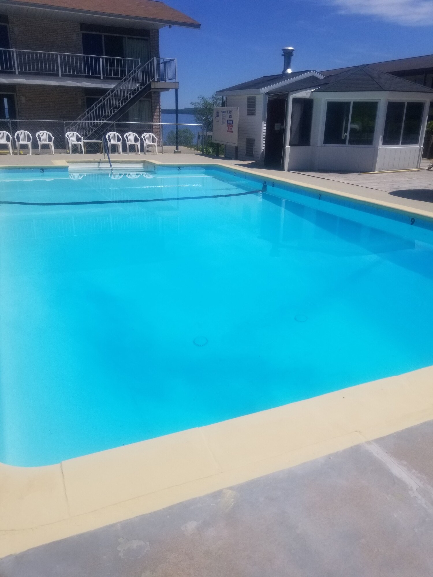 Days Inn & Suites by Wyndham St. Ignace Lakefront