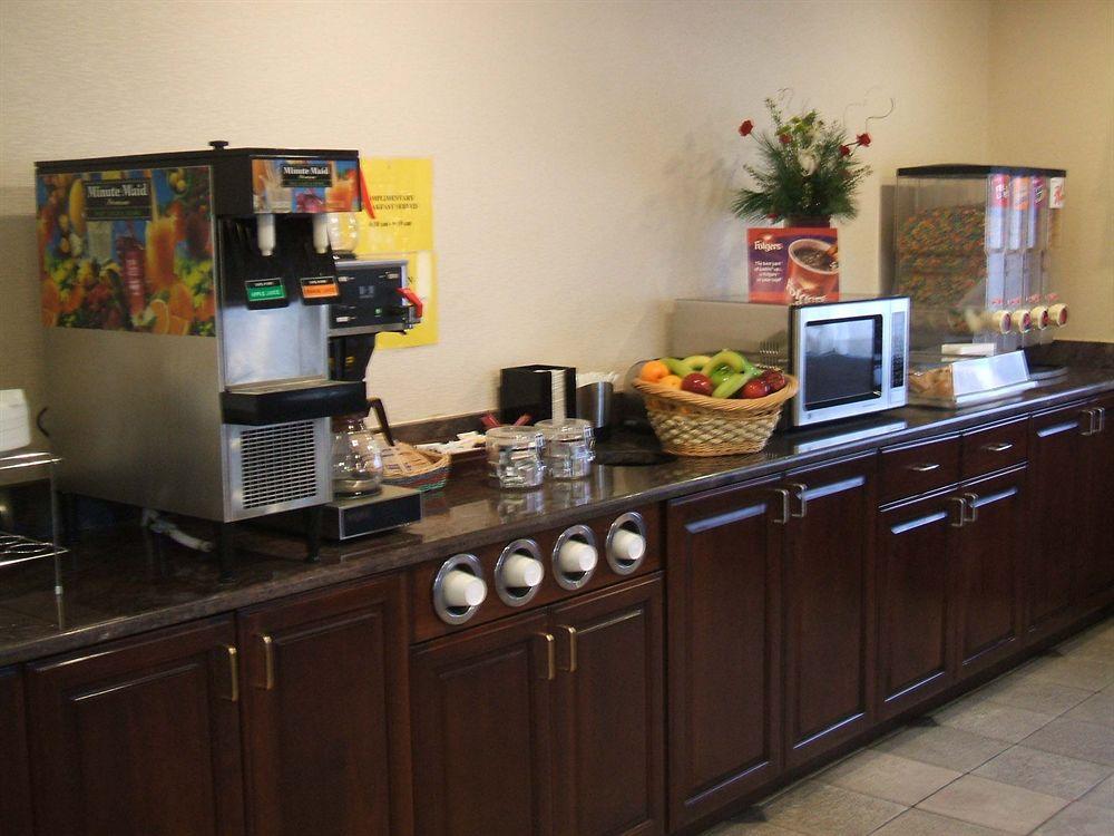 A Victory Hotel - Southfield