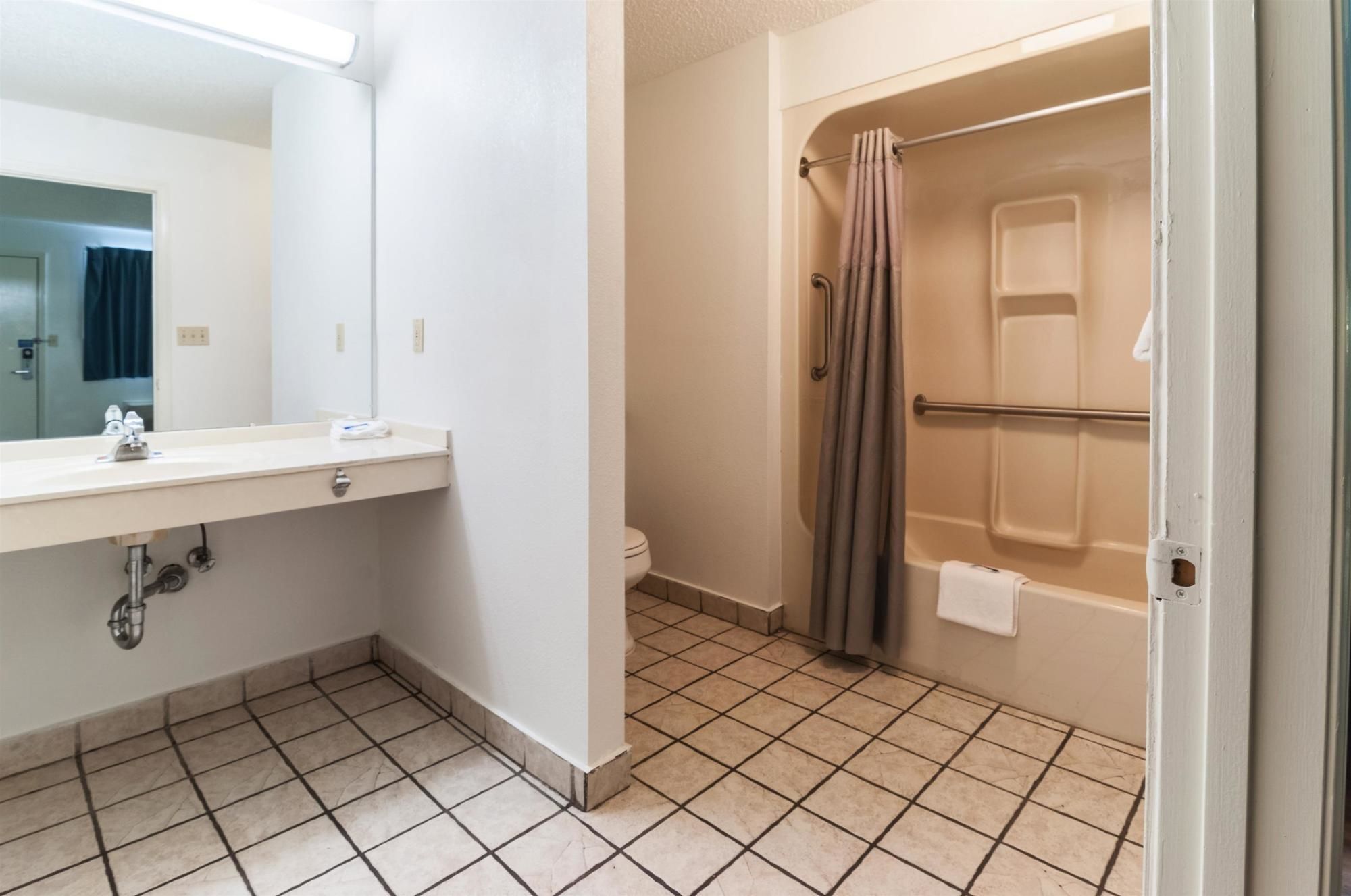 Motel 6 Detroit Southgate