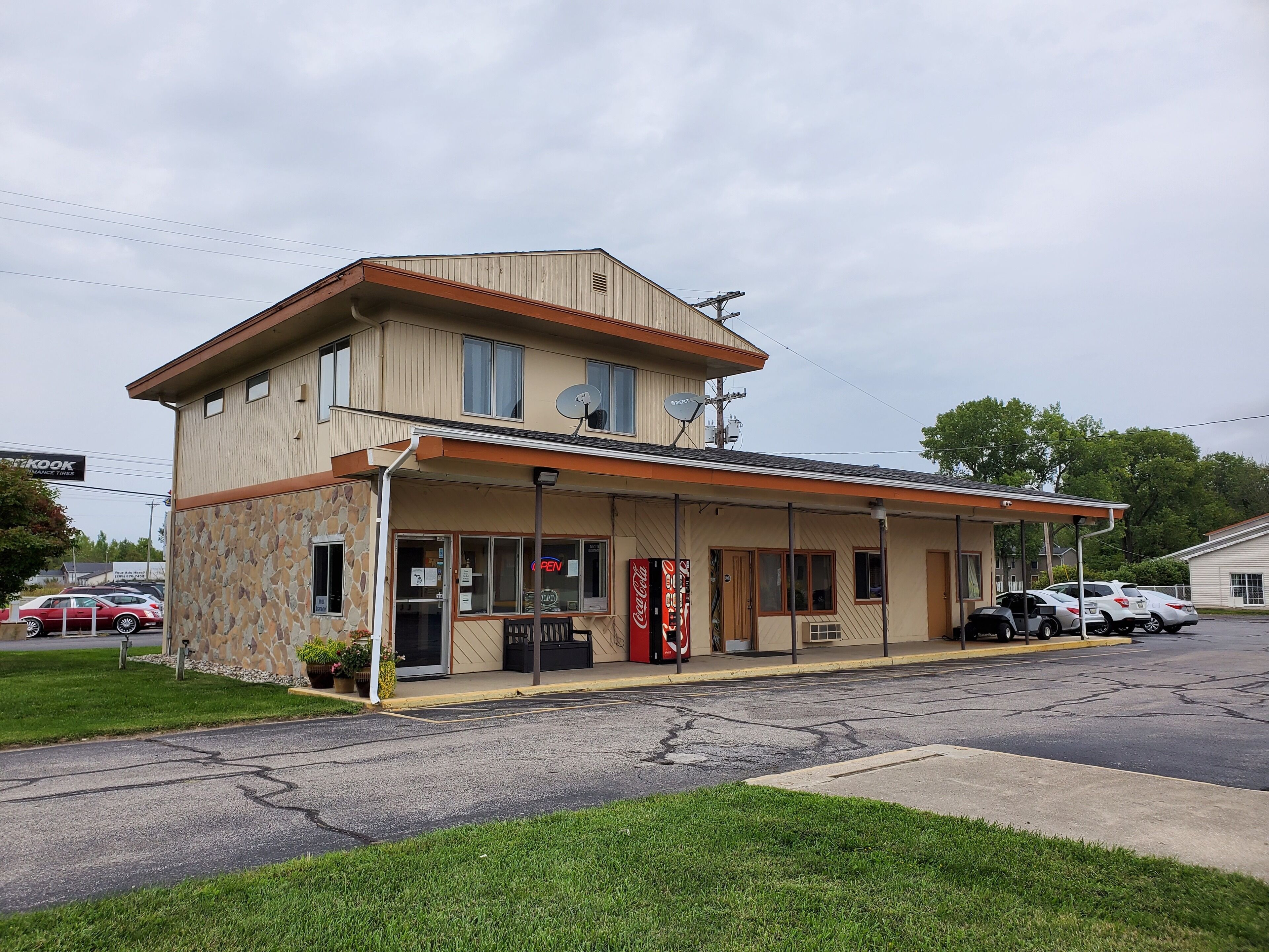 Great Lakes Inn and Suites
