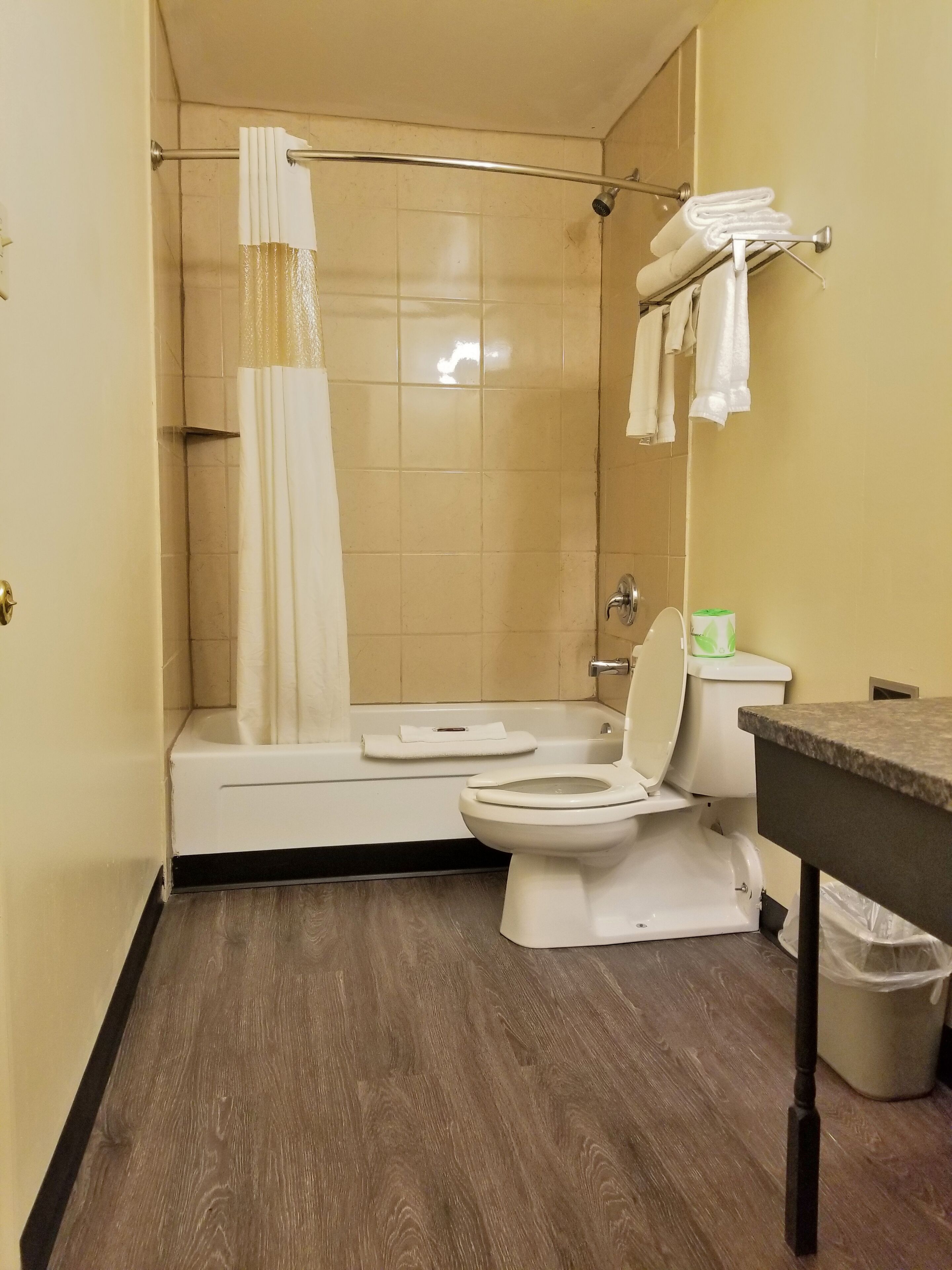 Great Lakes Inn and Suites