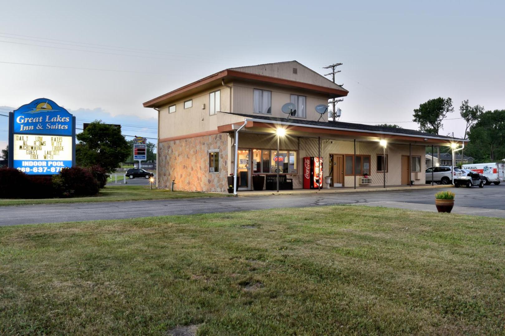 Great Lakes Inn and Suites