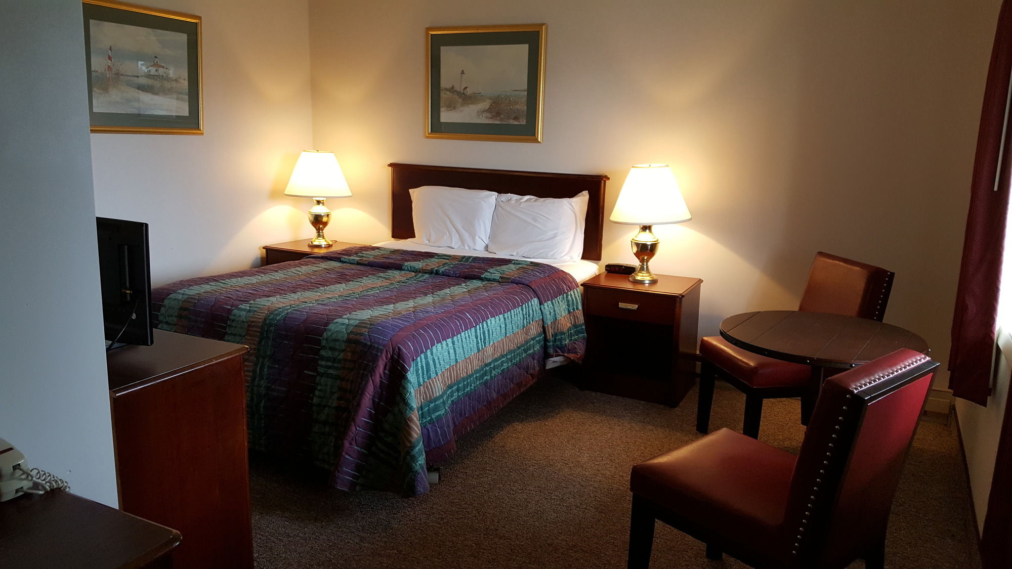 Crows Nest Inn Tawas