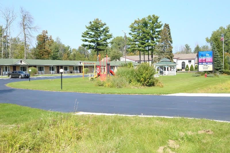Crows Nest Inn Tawas