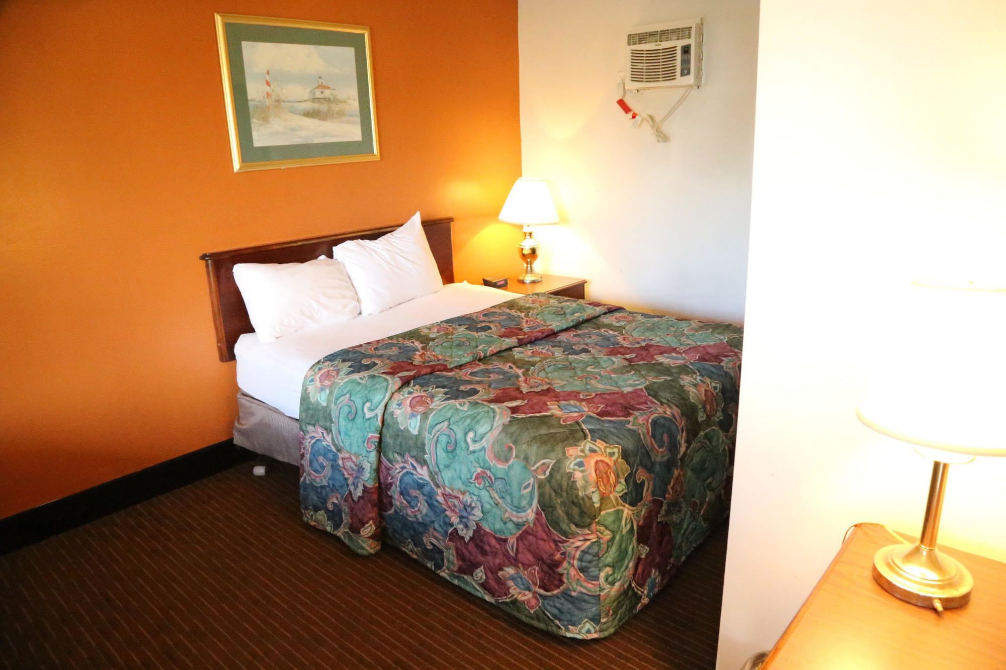 Crows Nest Inn Tawas