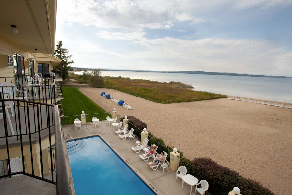 Pointes North Beachfront Resort Hotel