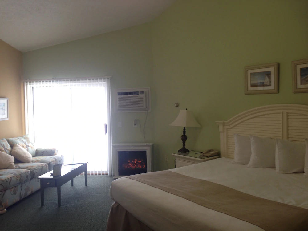 Pointes North Beachfront Resort Hotel