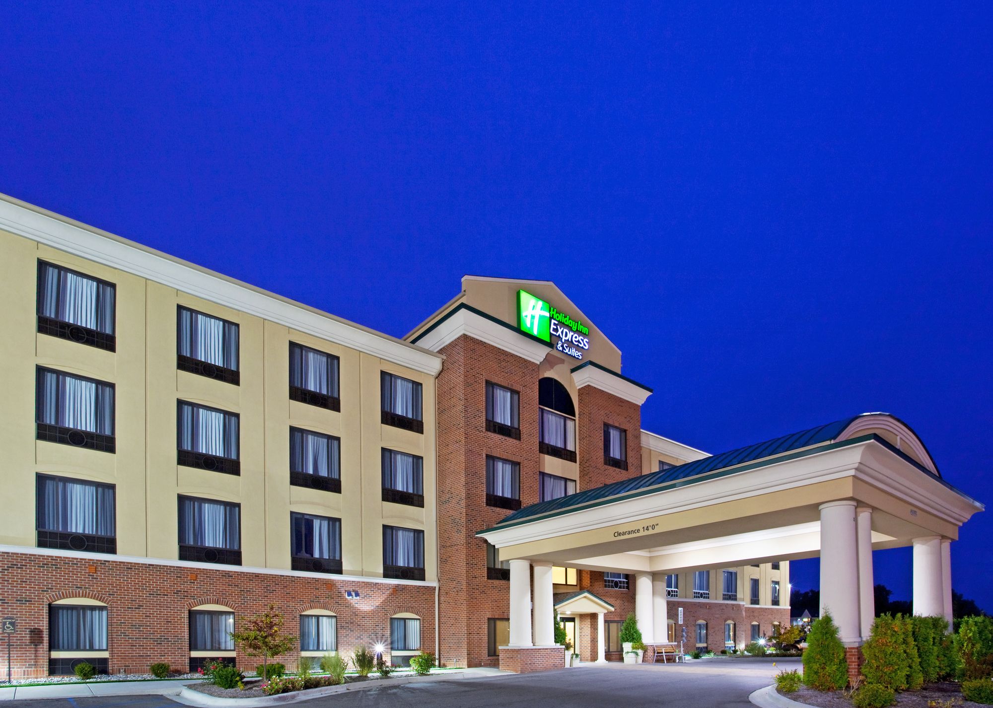 Holiday Inn Express Hotel & Suites Detroit - Utica