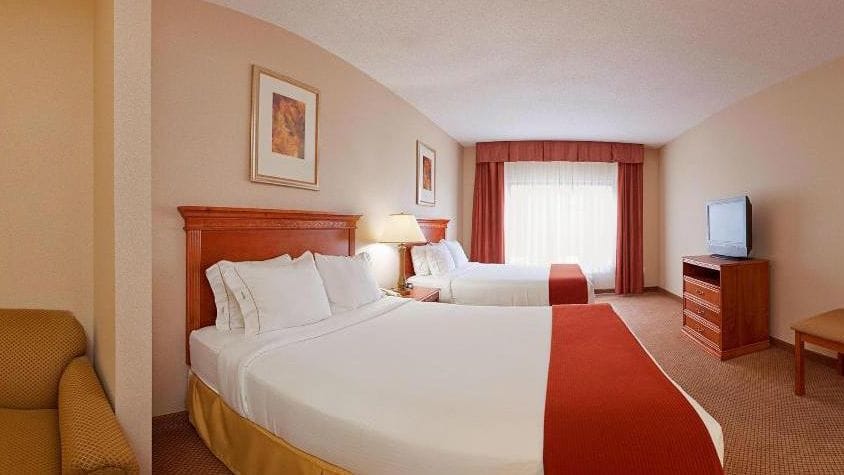Holiday Inn Express Hotel & Suites Detroit - Utica