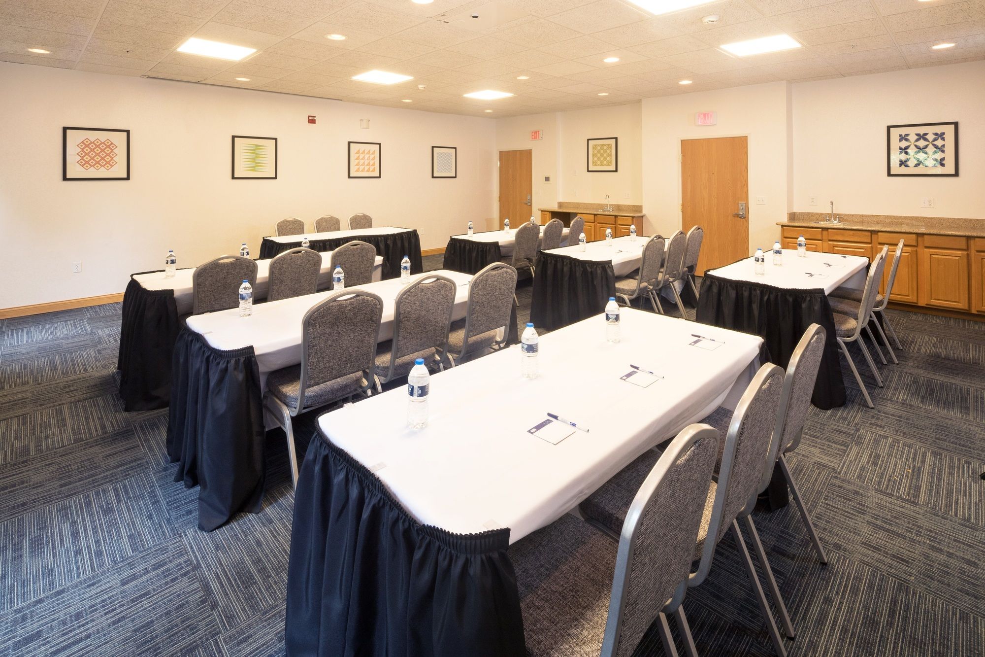 Holiday Inn Express Hotel & Suites Detroit - Utica