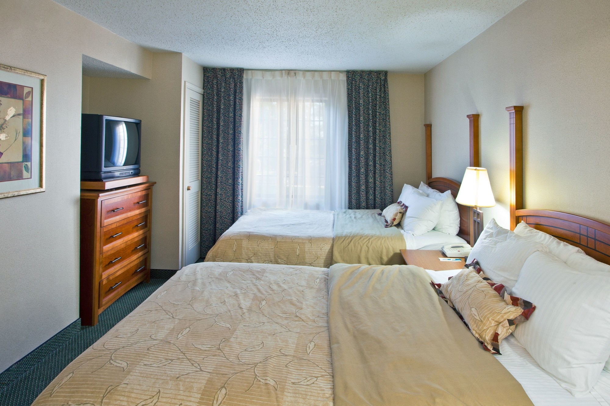 Staybridge Suites Detroit - Utica