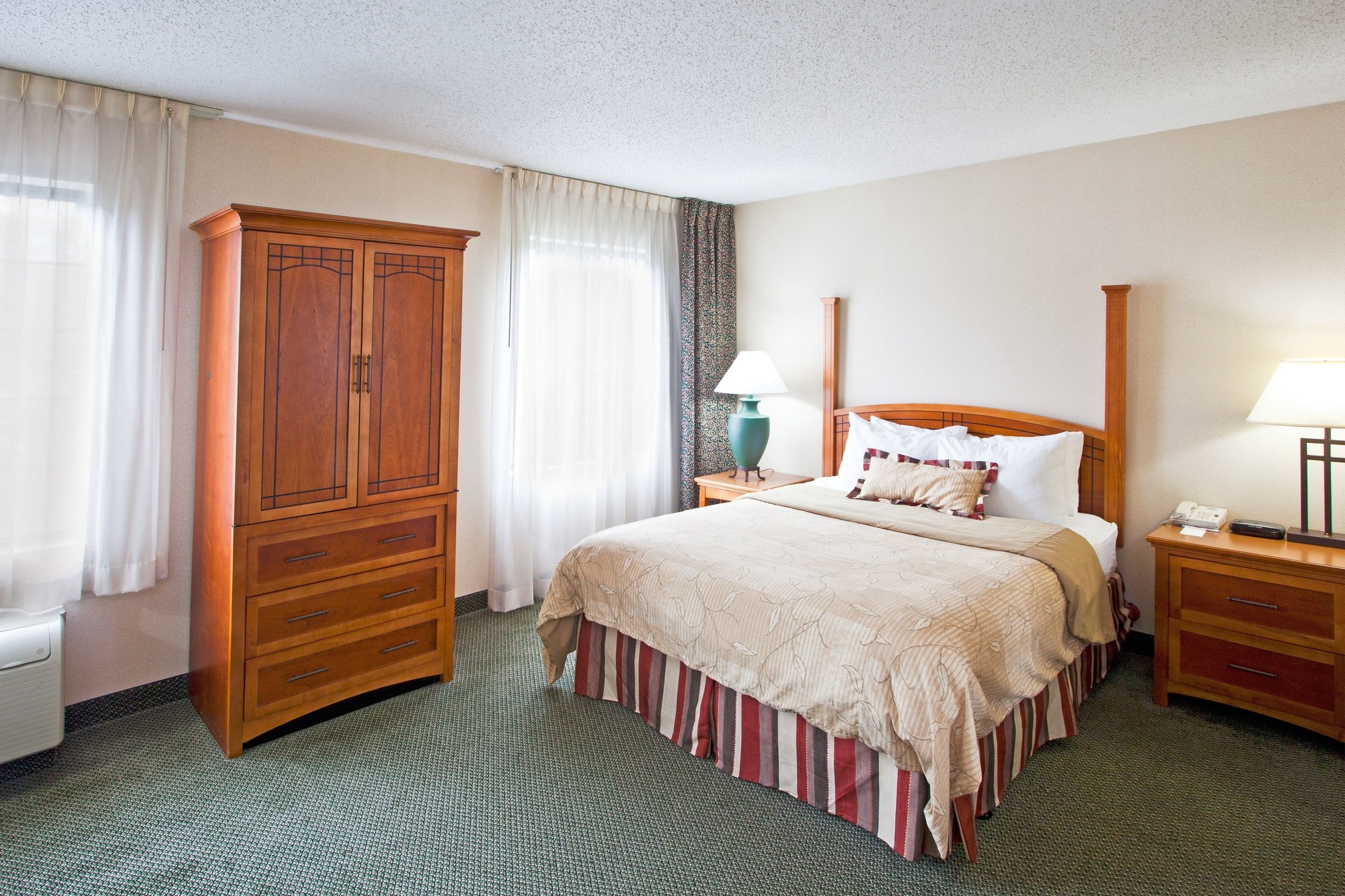 Staybridge Suites Detroit - Utica