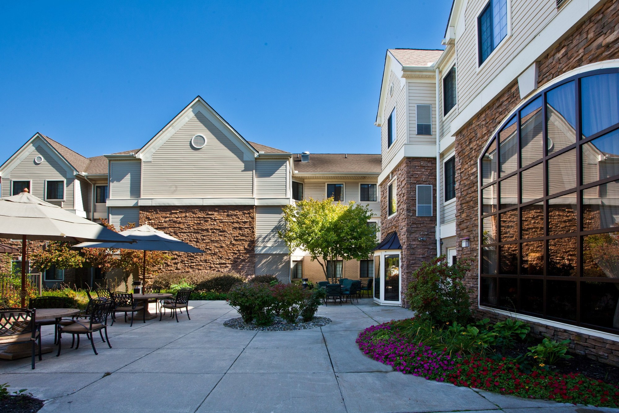 Staybridge Suites Detroit - Utica