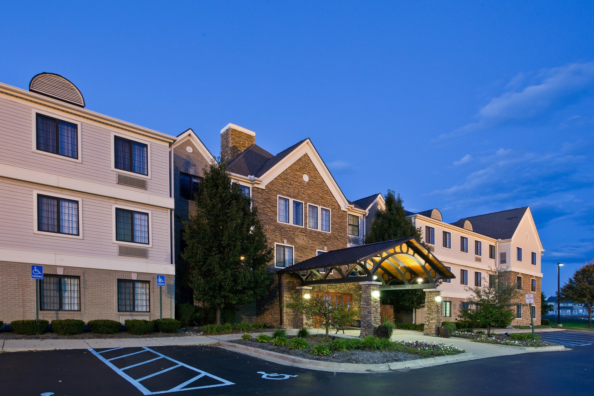 Staybridge Suites Detroit - Utica