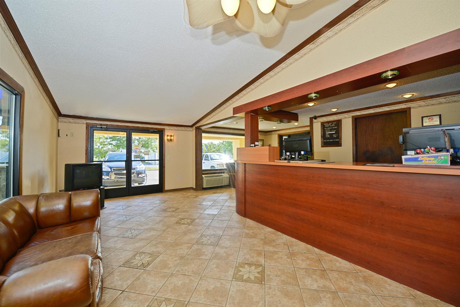 Americas Best Value Inn & Suites - Warren / Detroit