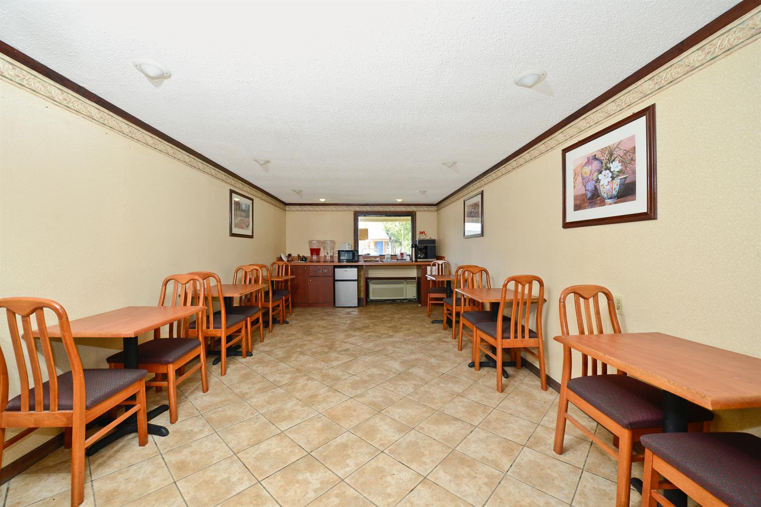 Americas Best Value Inn & Suites - Warren / Detroit