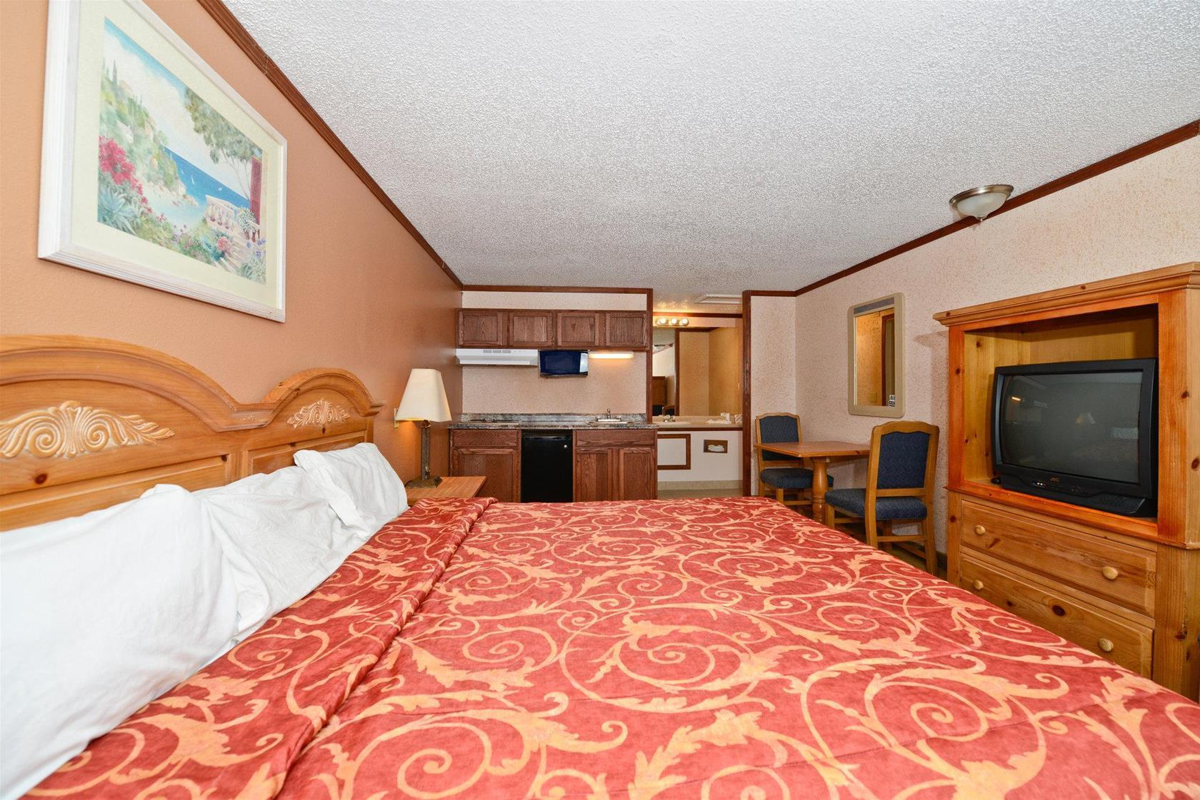 Americas Best Value Inn & Suites - Warren / Detroit