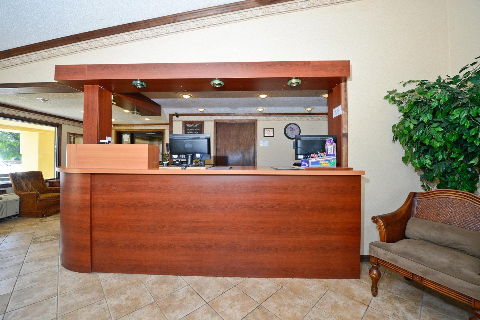 Americas Best Value Inn & Suites - Warren / Detroit