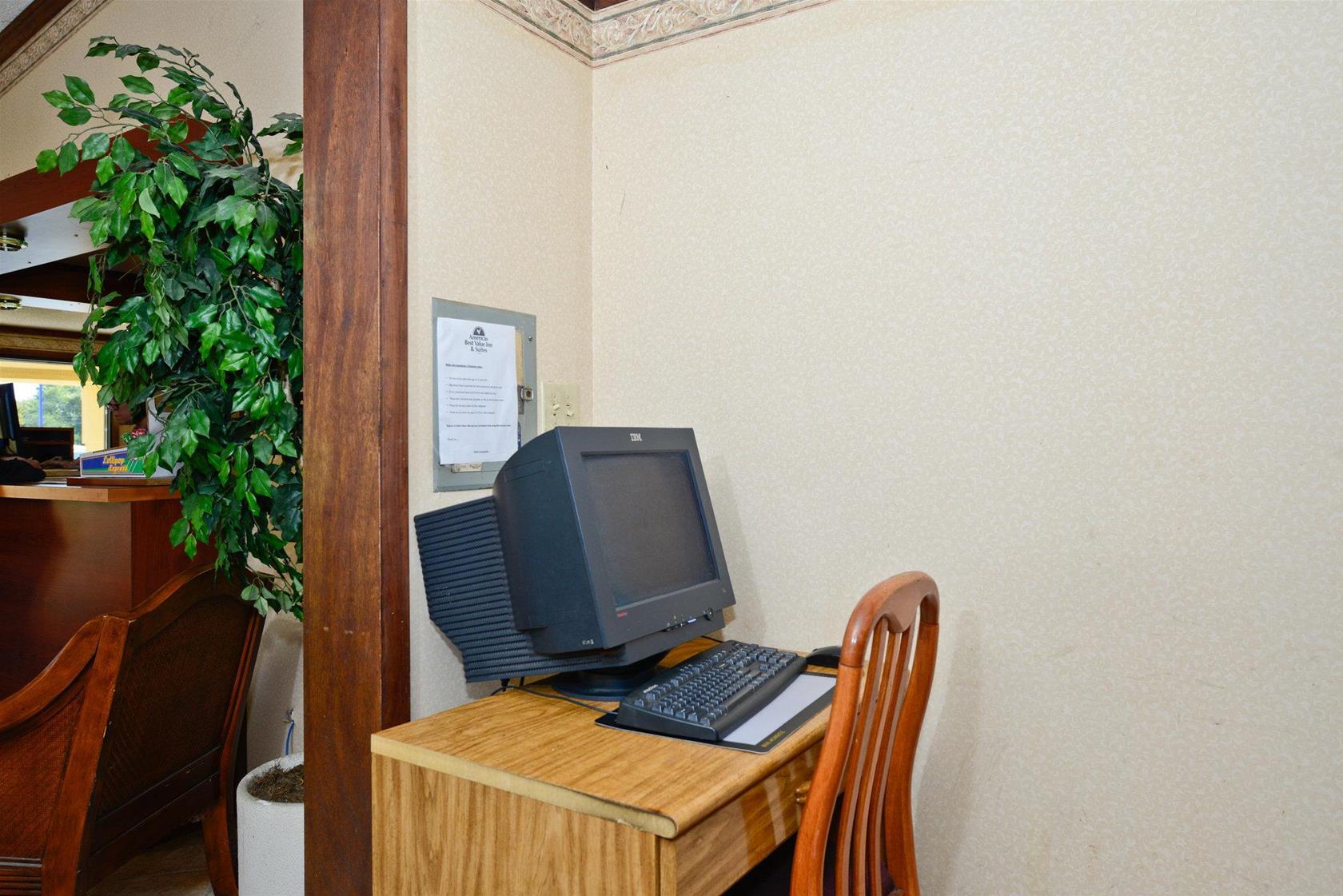Americas Best Value Inn & Suites - Warren / Detroit