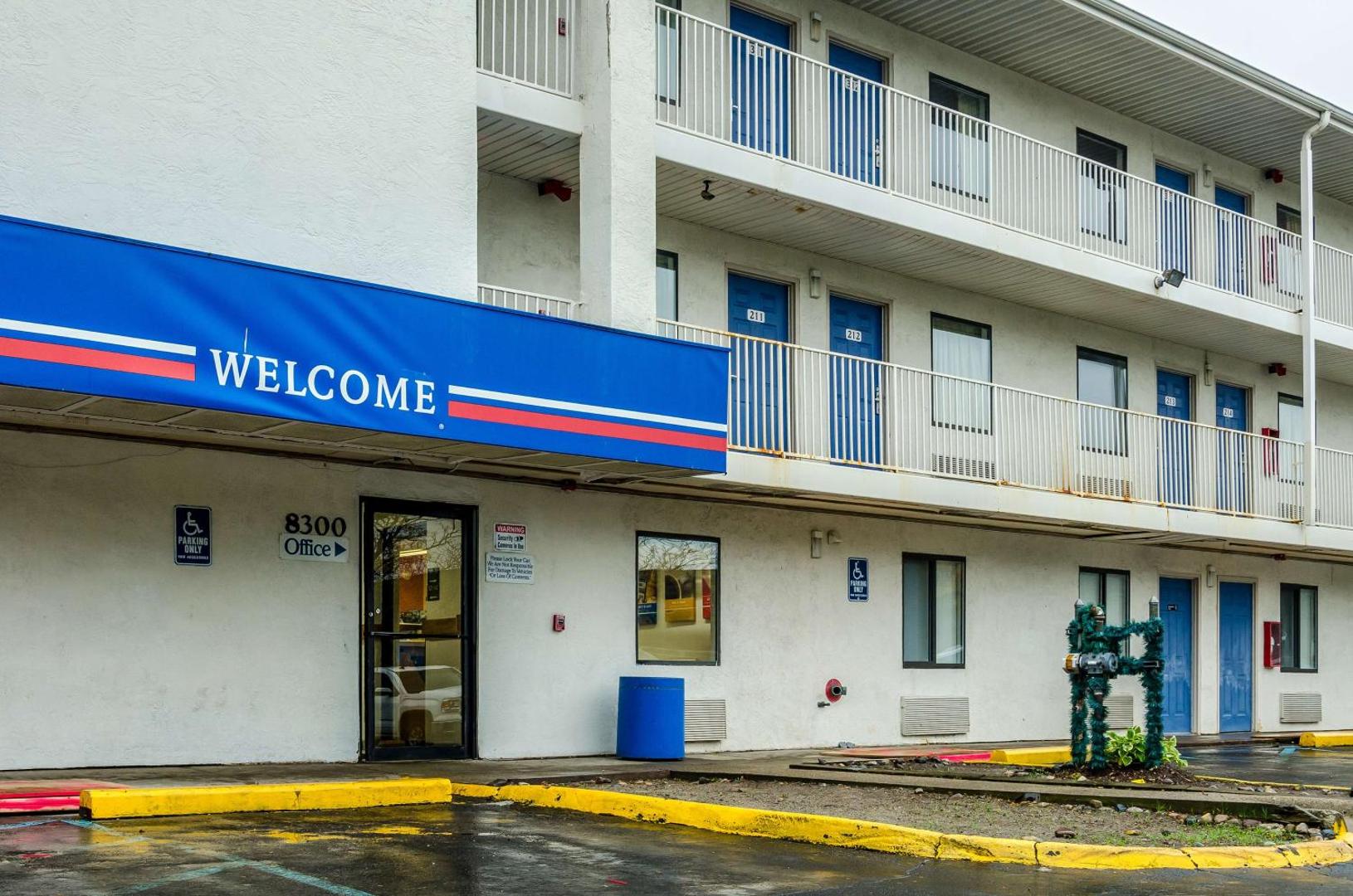 Motel 6 Detroit East Warren