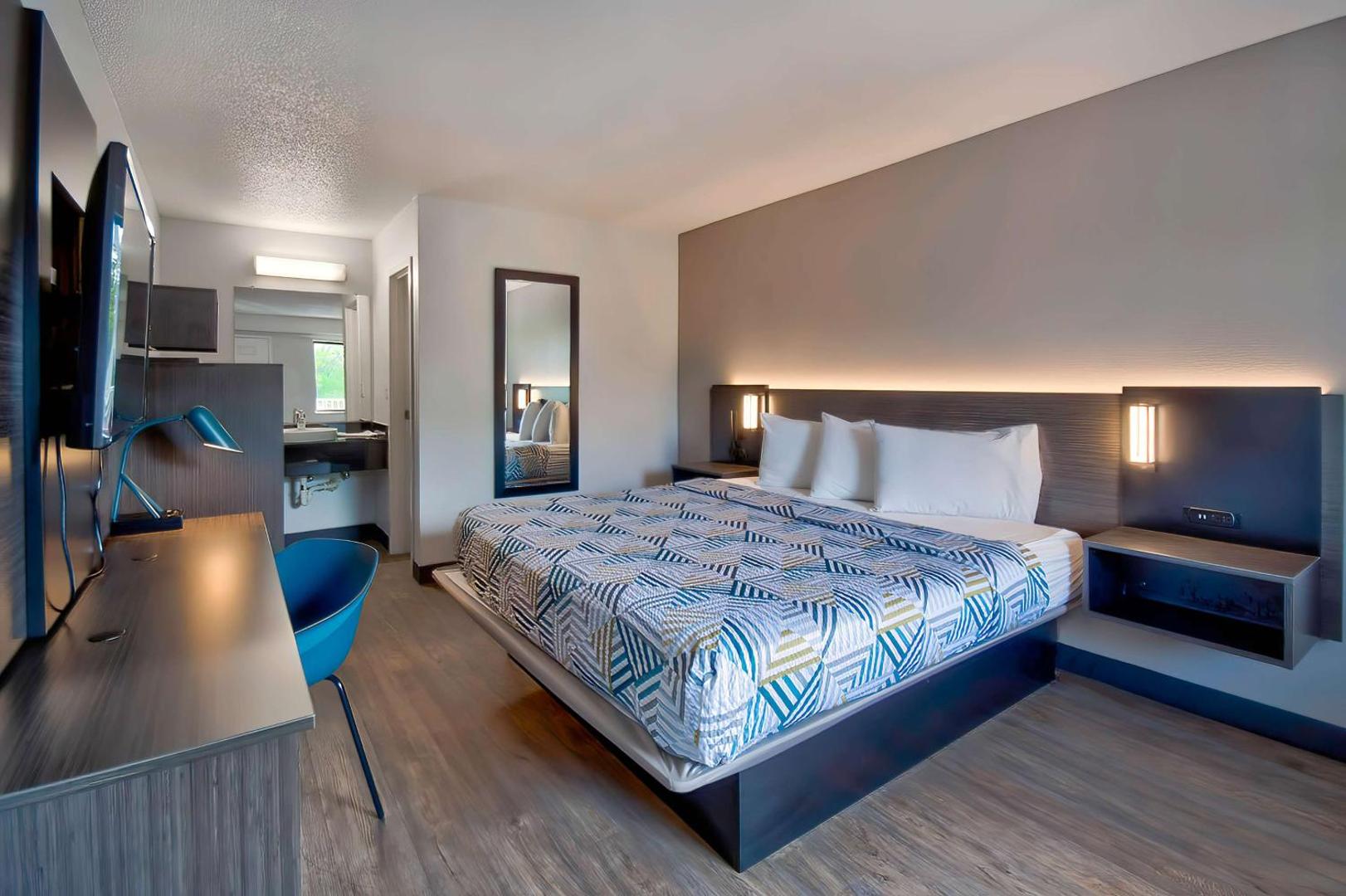 Motel 6 Detroit East Warren