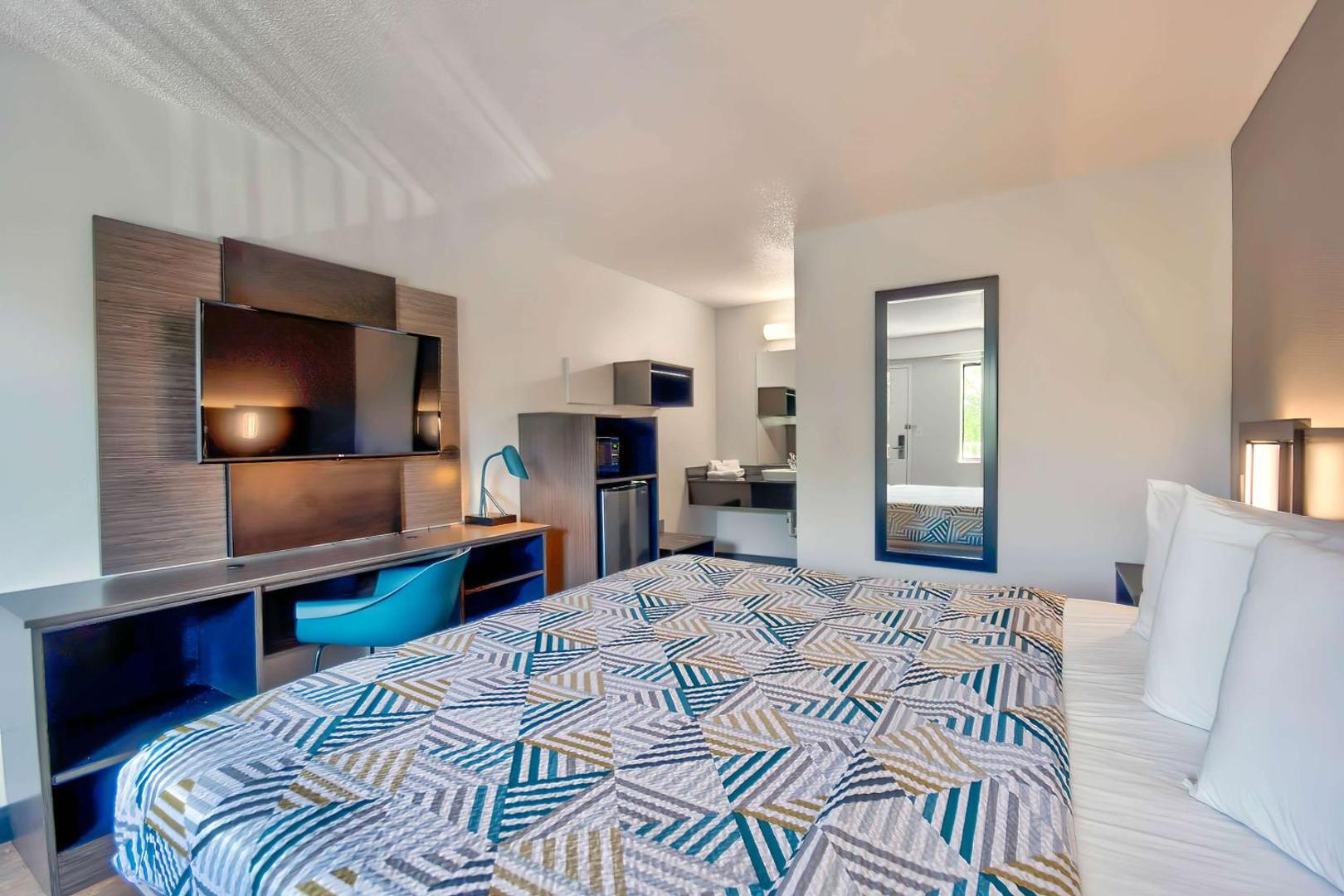 Motel 6 Detroit East Warren