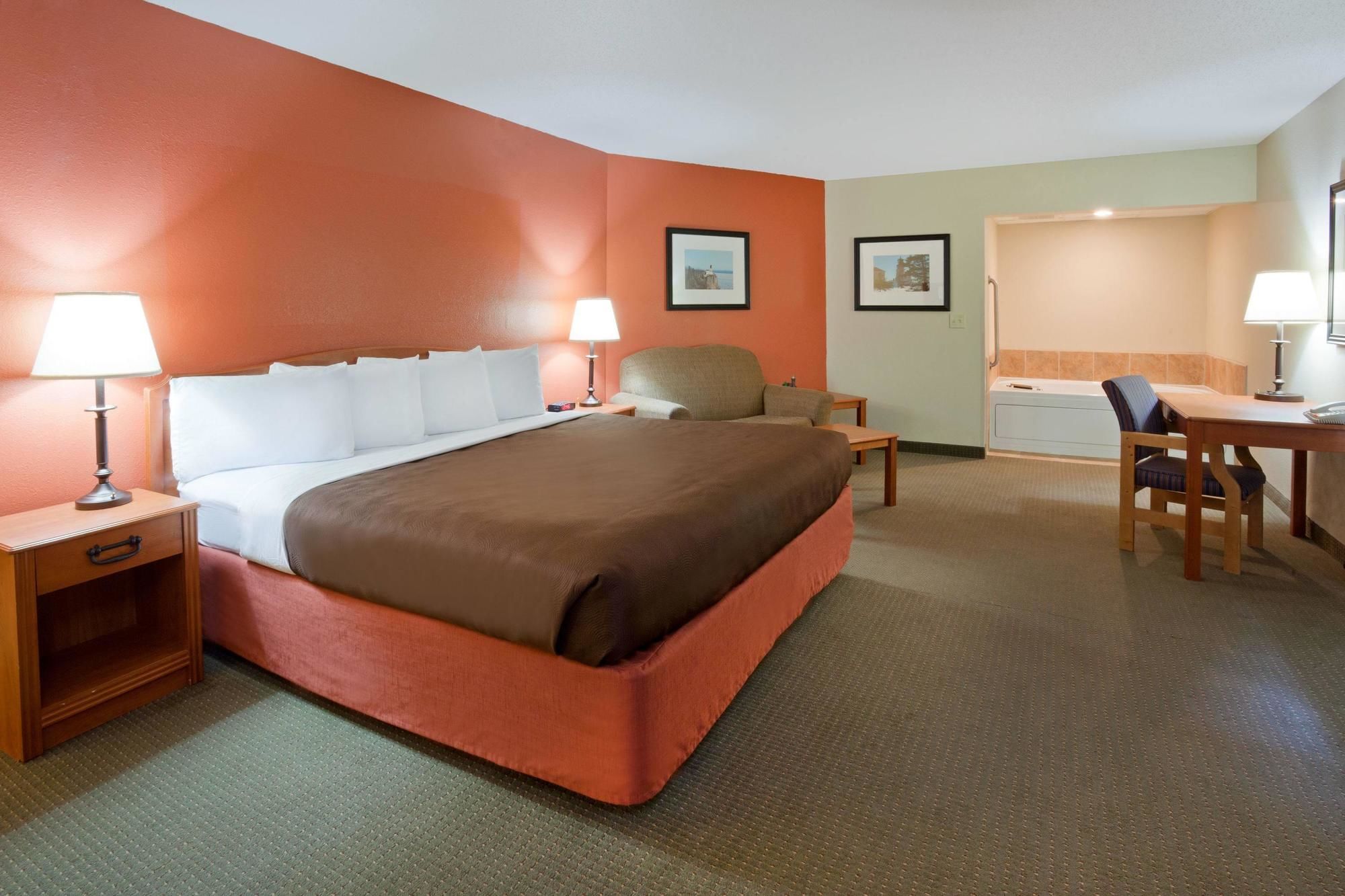 AmericInn by Wyndham Wetmore Munising