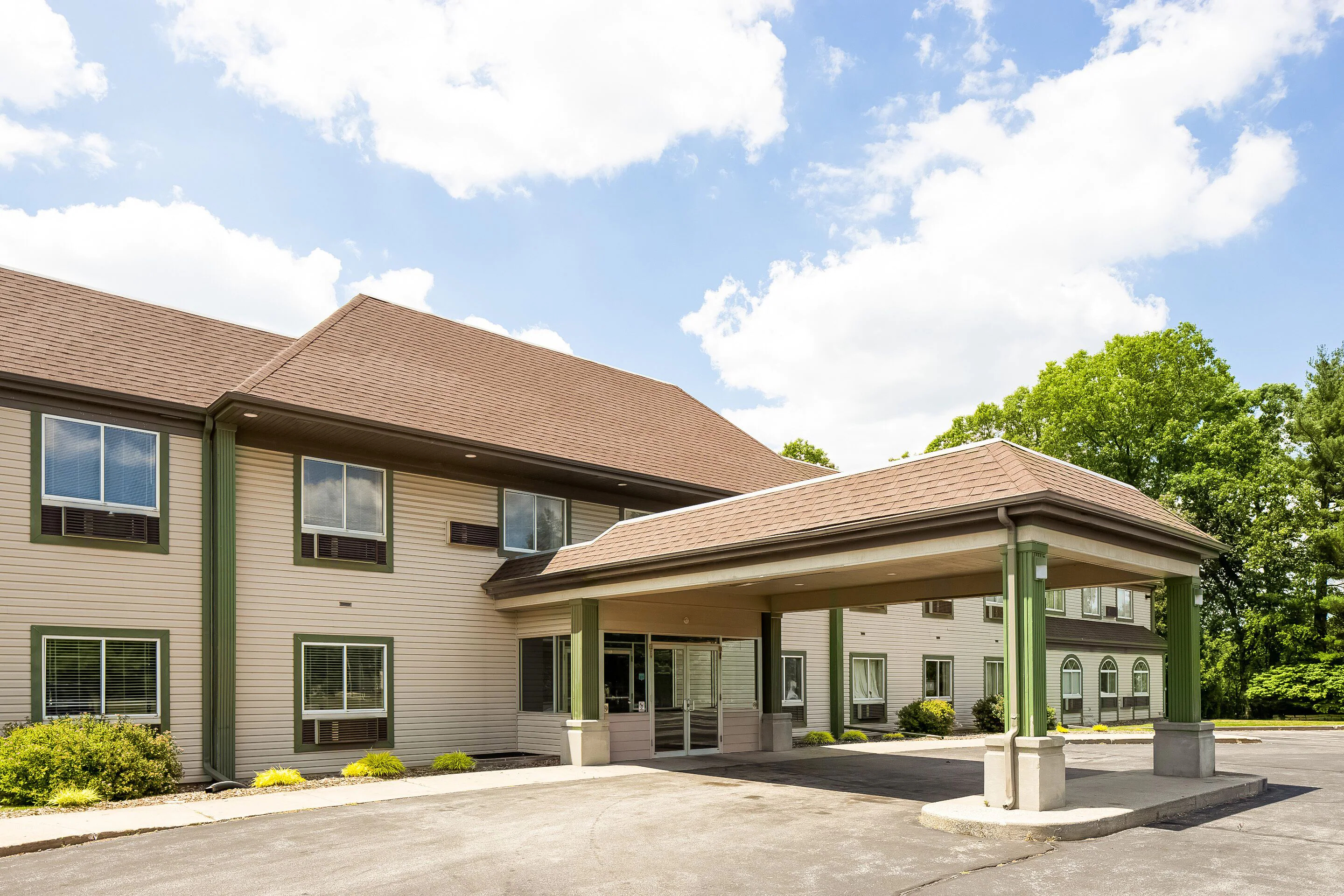 Econo Lodge Whitehall Near Michigan's Adventure