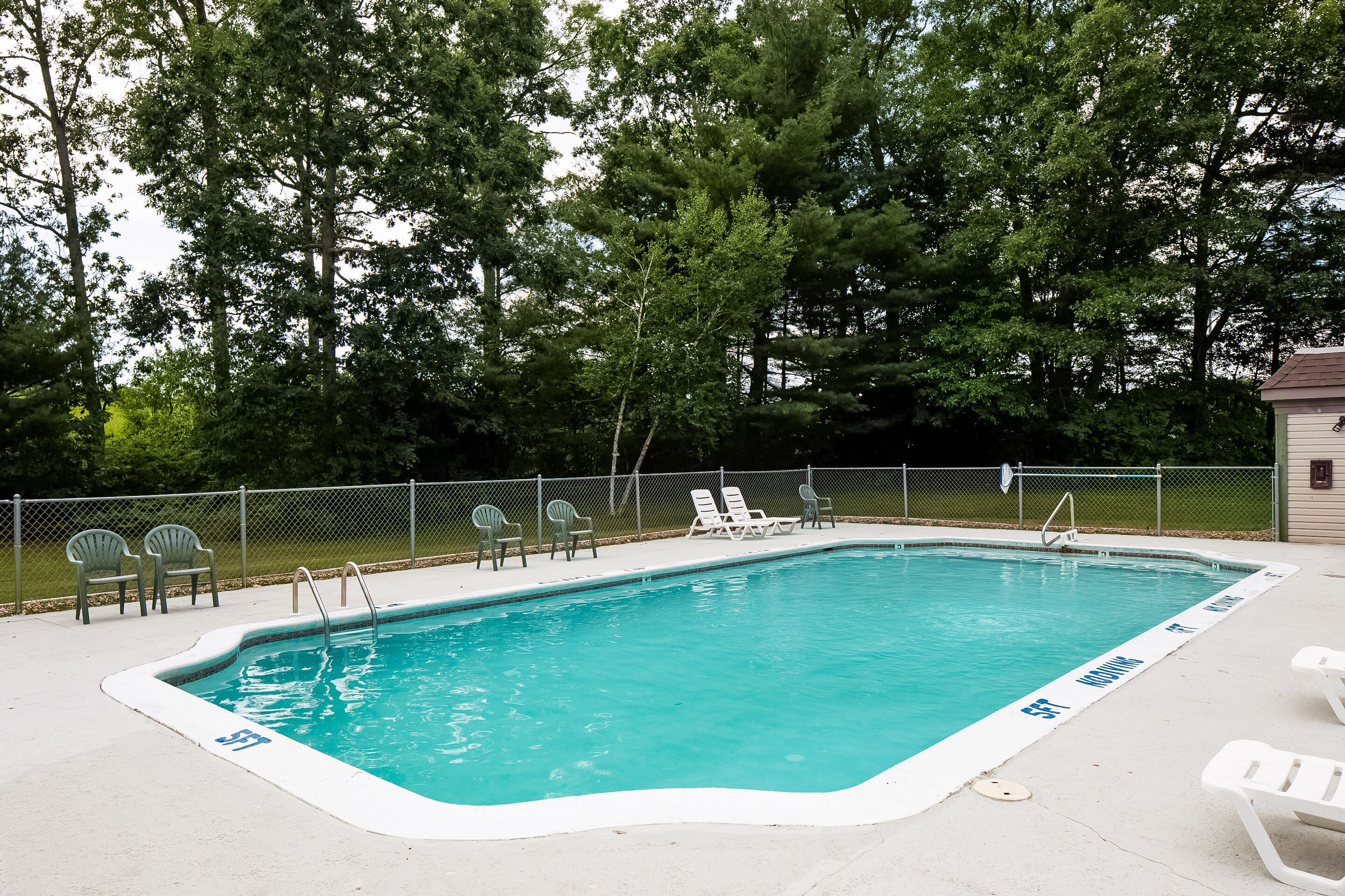 Econo Lodge Whitehall Near Michigan's Adventure