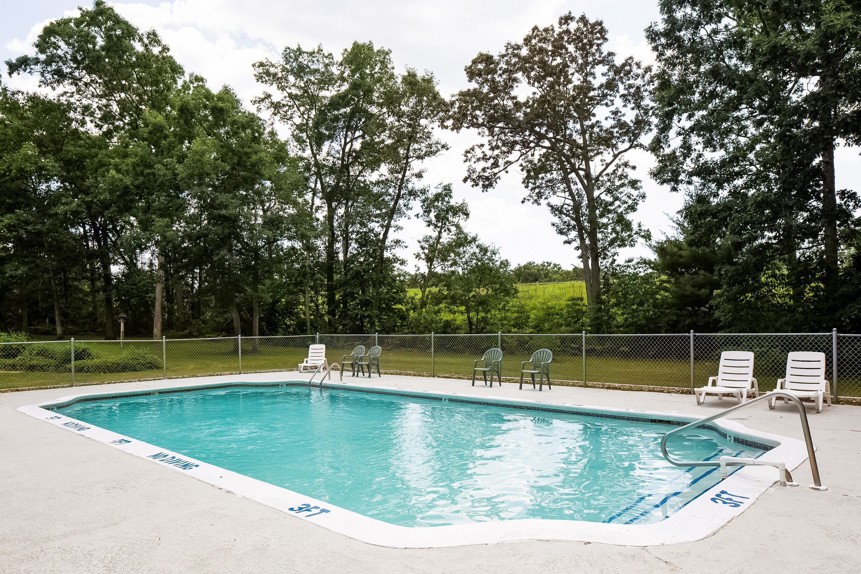 Econo Lodge Whitehall Near Michigan's Adventure