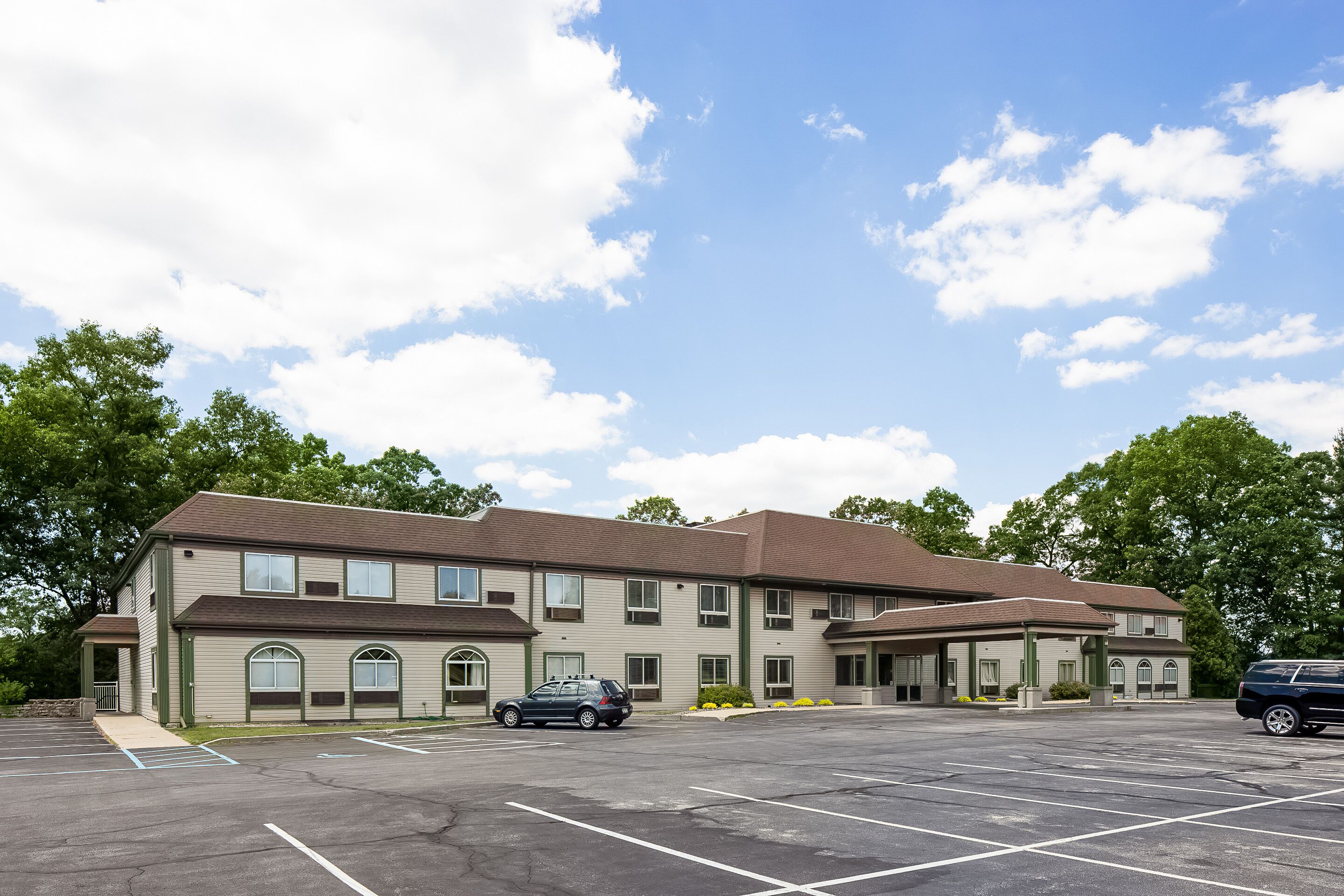 Econo Lodge Whitehall Near Michigan's Adventure