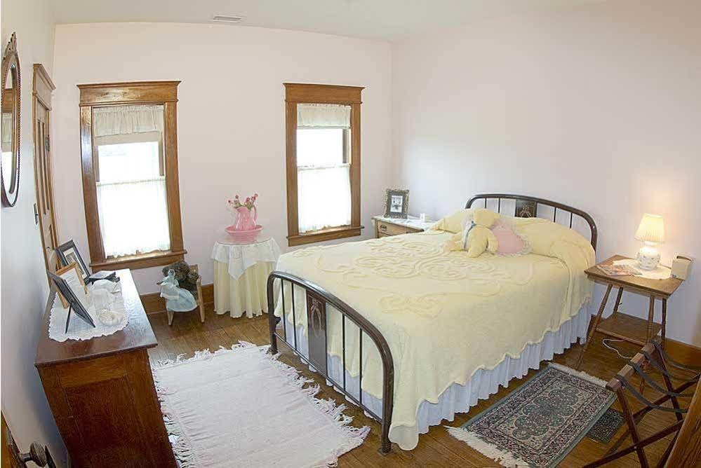 Yorkburg Manor Bed & Breakfast