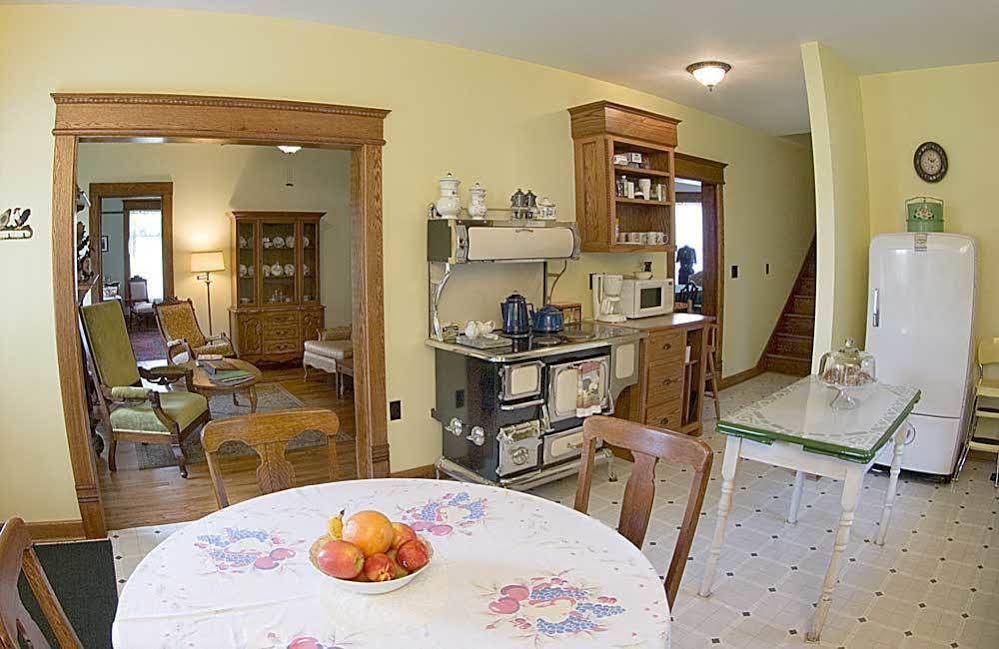 Yorkburg Manor Bed & Breakfast