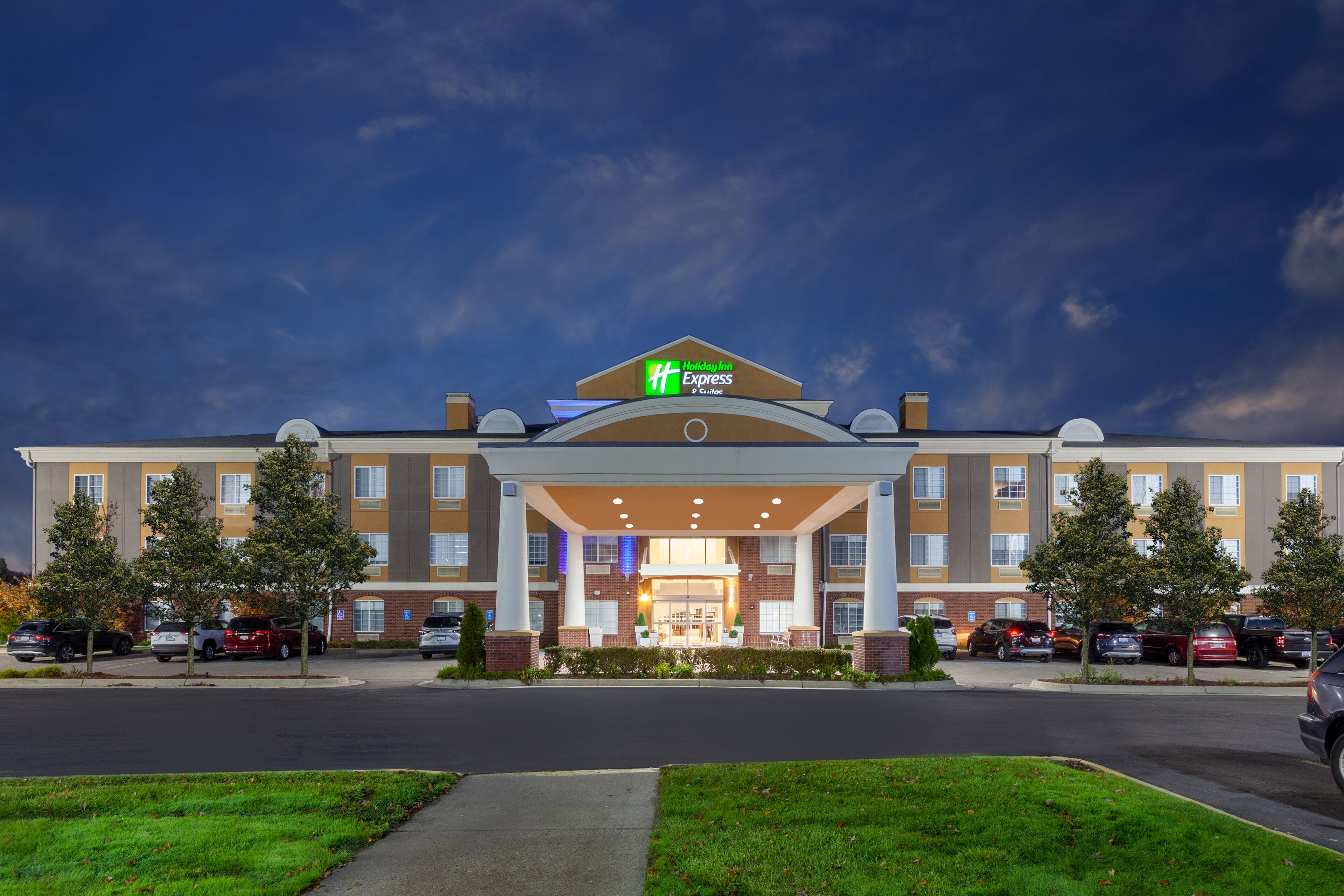 Holiday Inn Express & Suites Woodhaven