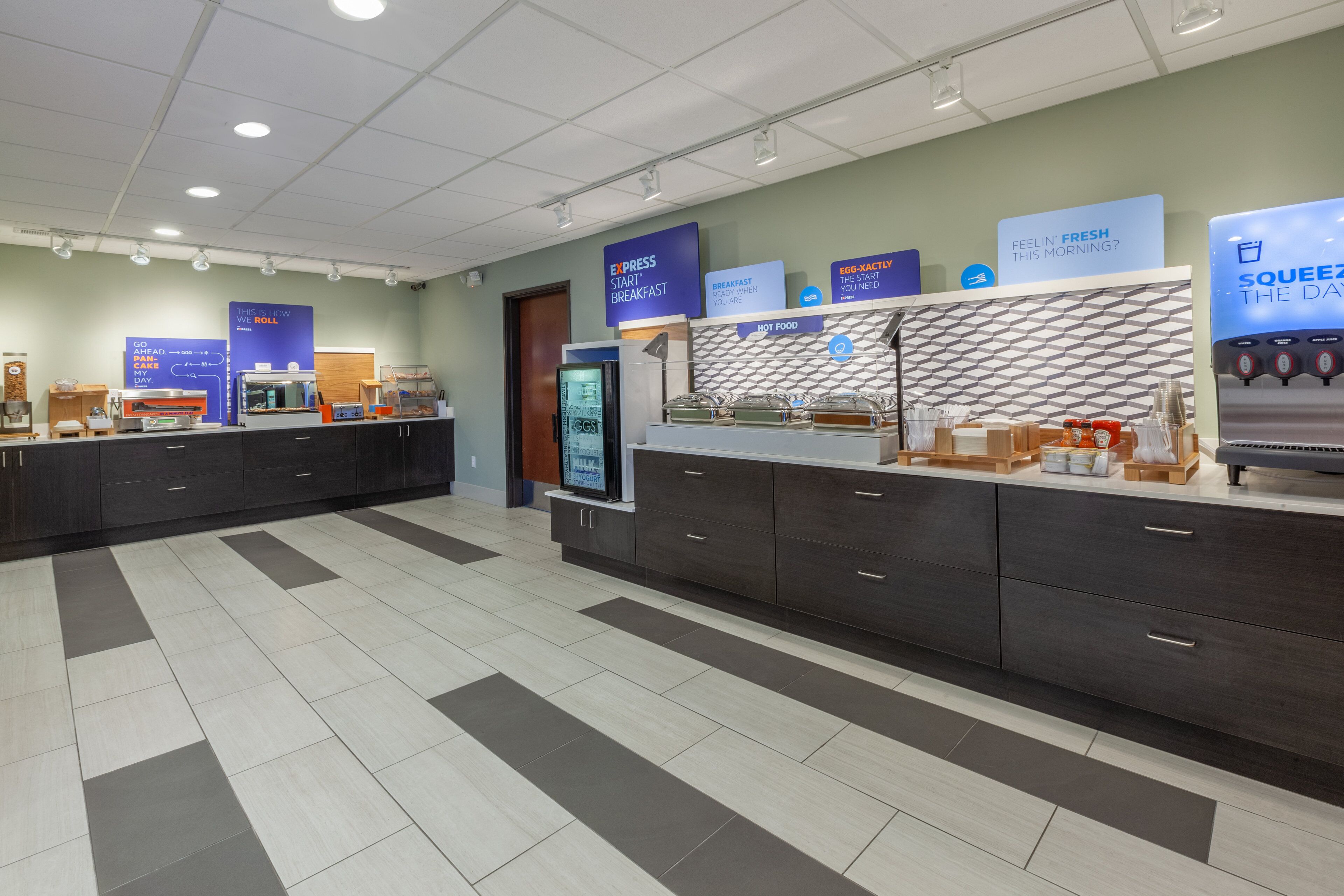 Holiday Inn Express & Suites Woodhaven