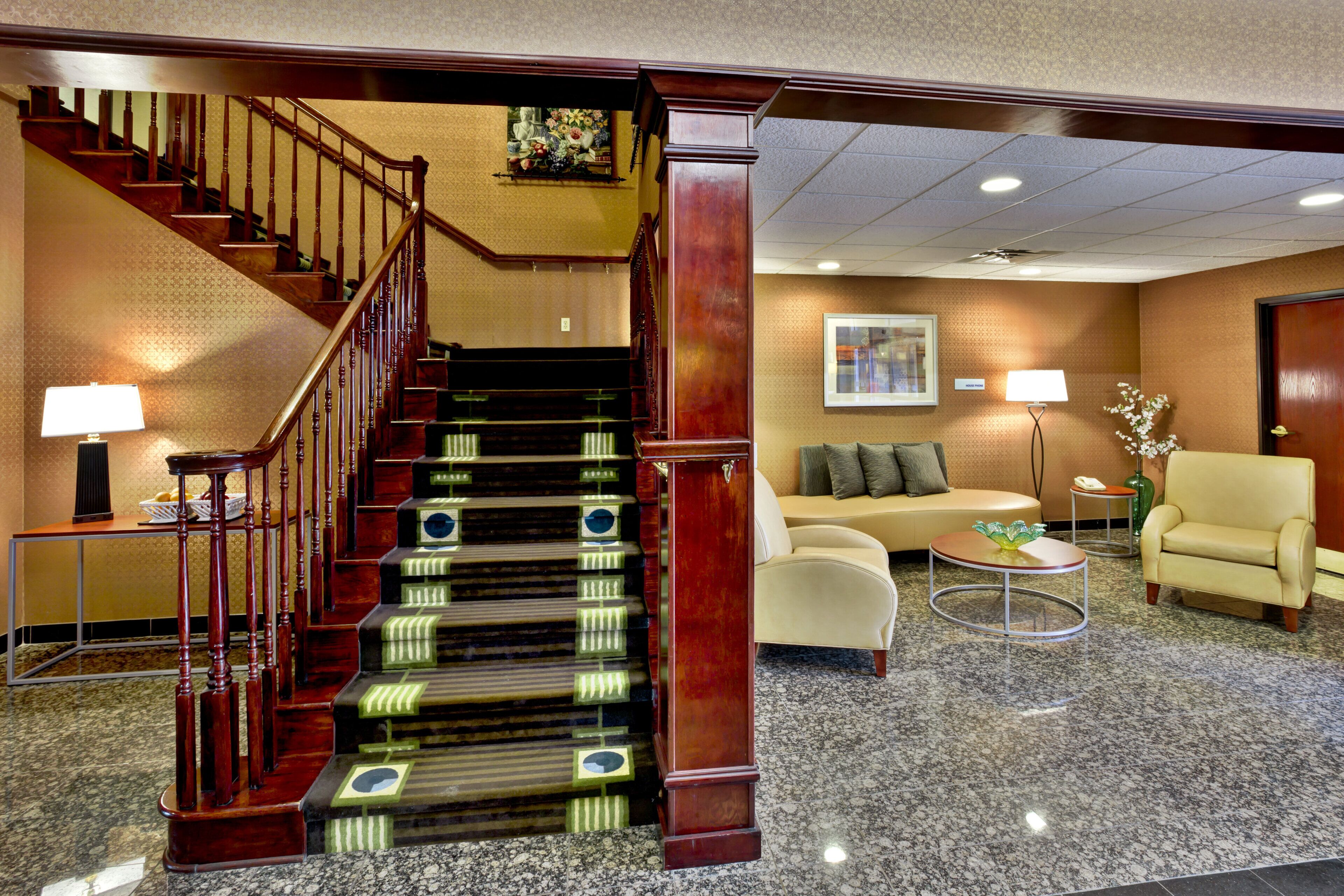 Holiday Inn Express & Suites Woodhaven