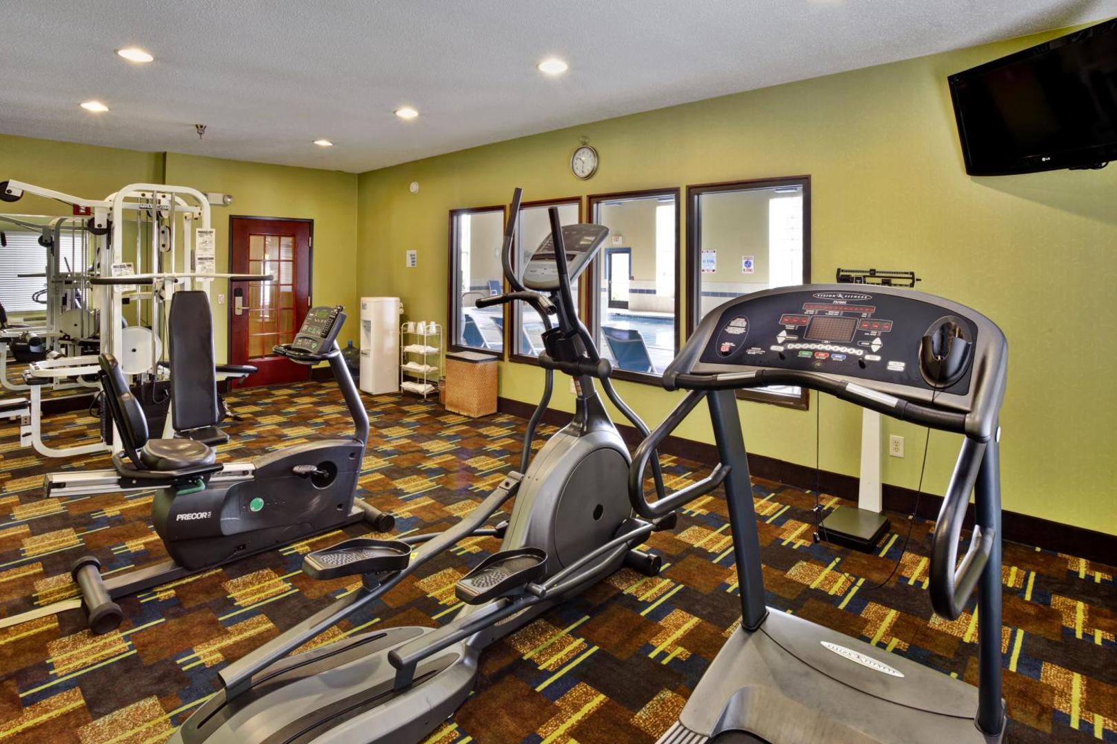 Holiday Inn Express & Suites Woodhaven