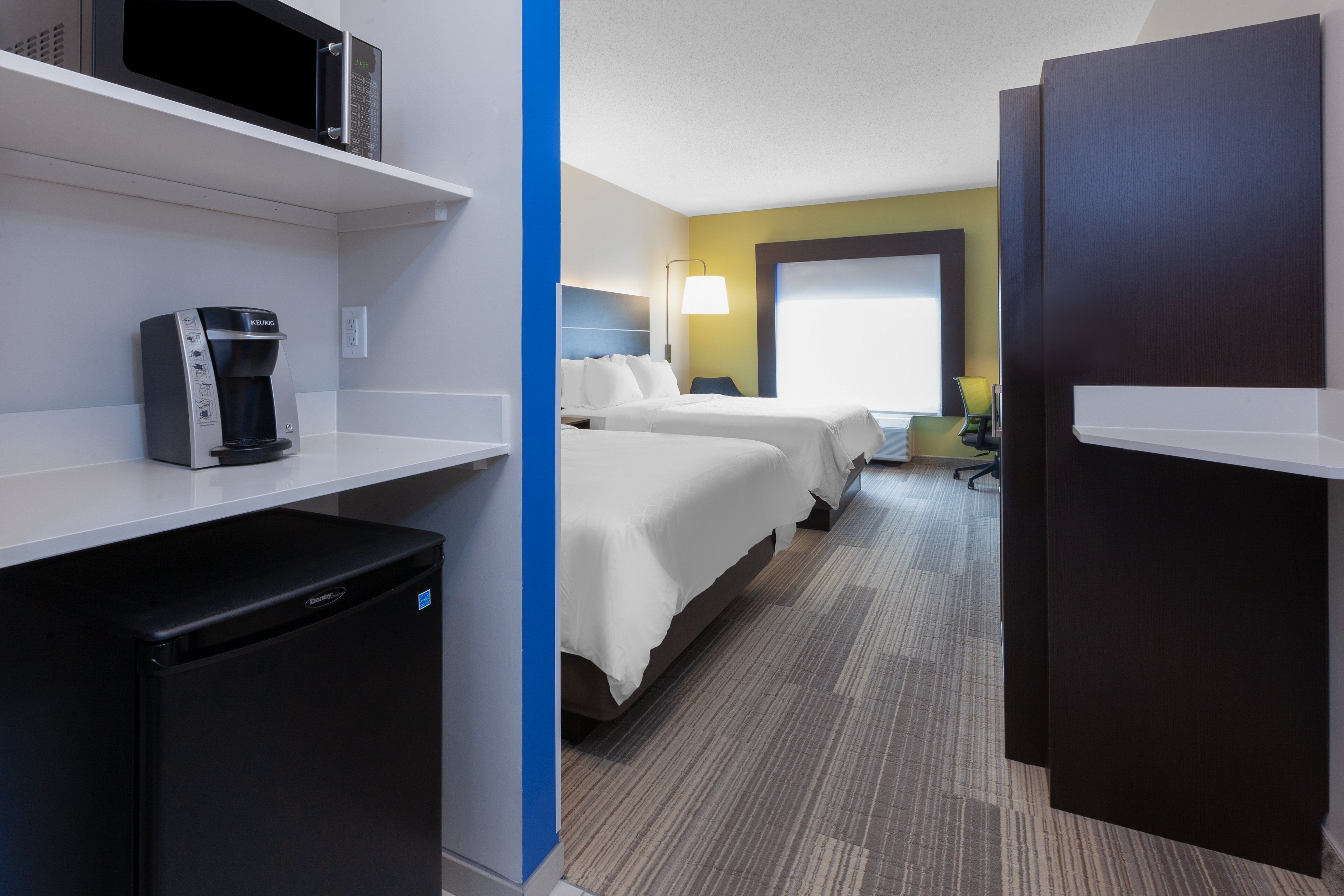 Holiday Inn Express & Suites Woodhaven