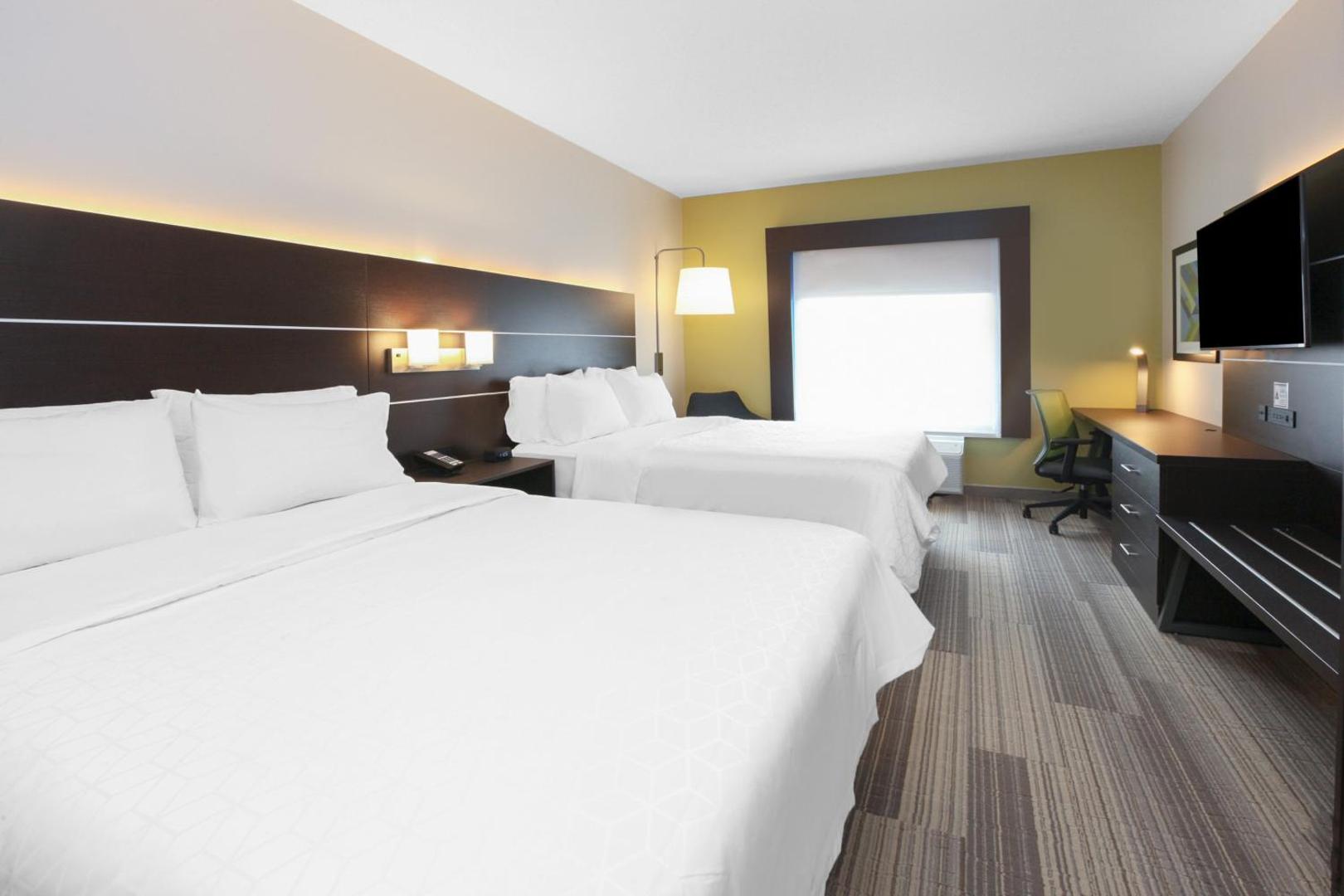 Holiday Inn Express & Suites Woodhaven