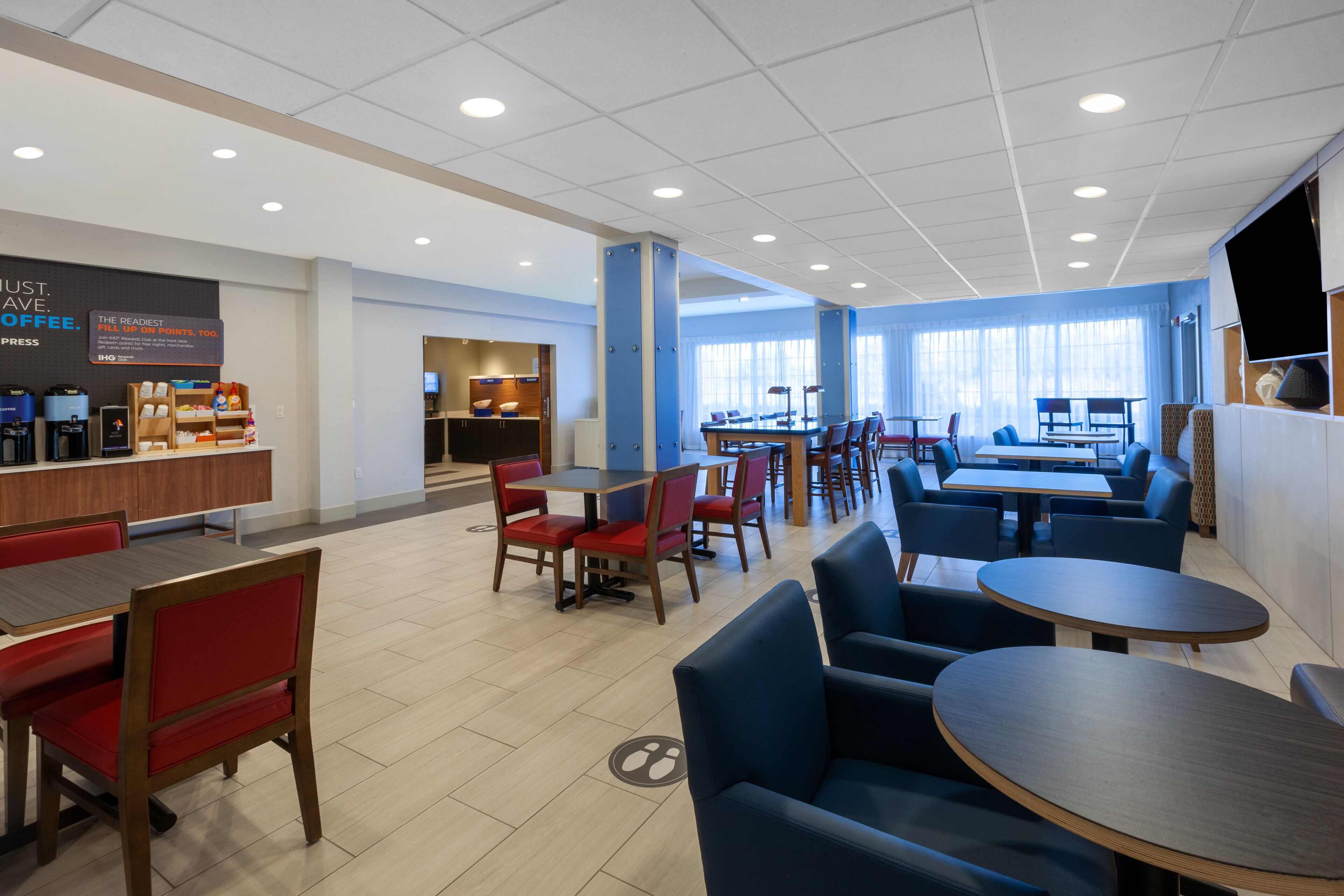 Holiday Inn Express & Suites Woodhaven