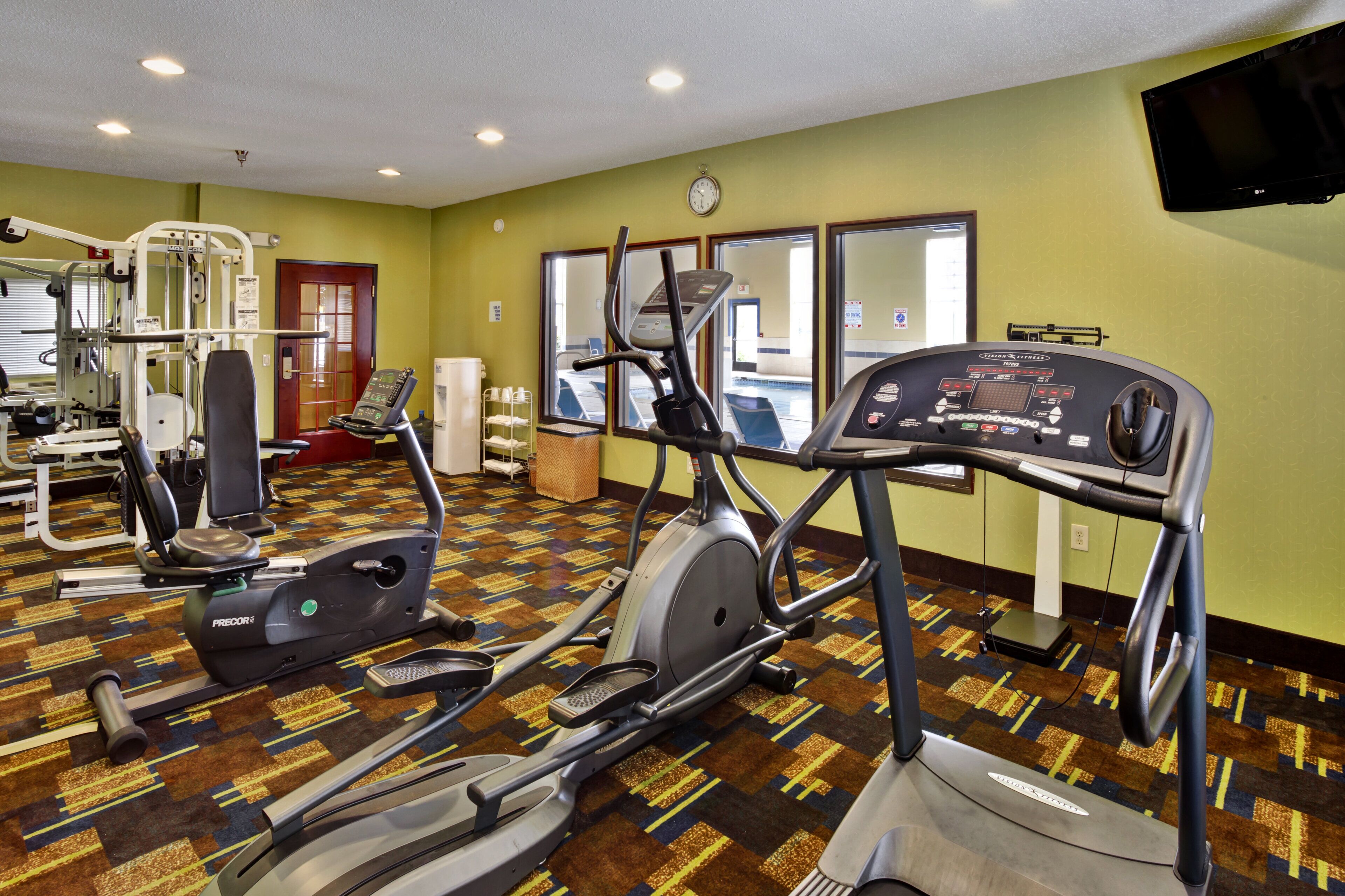 Holiday Inn Express & Suites Woodhaven