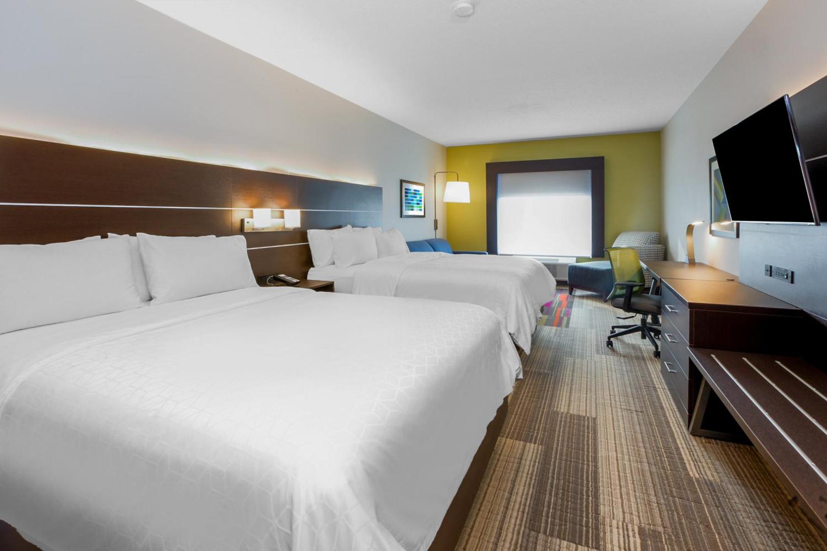 Holiday Inn Express & Suites Woodhaven